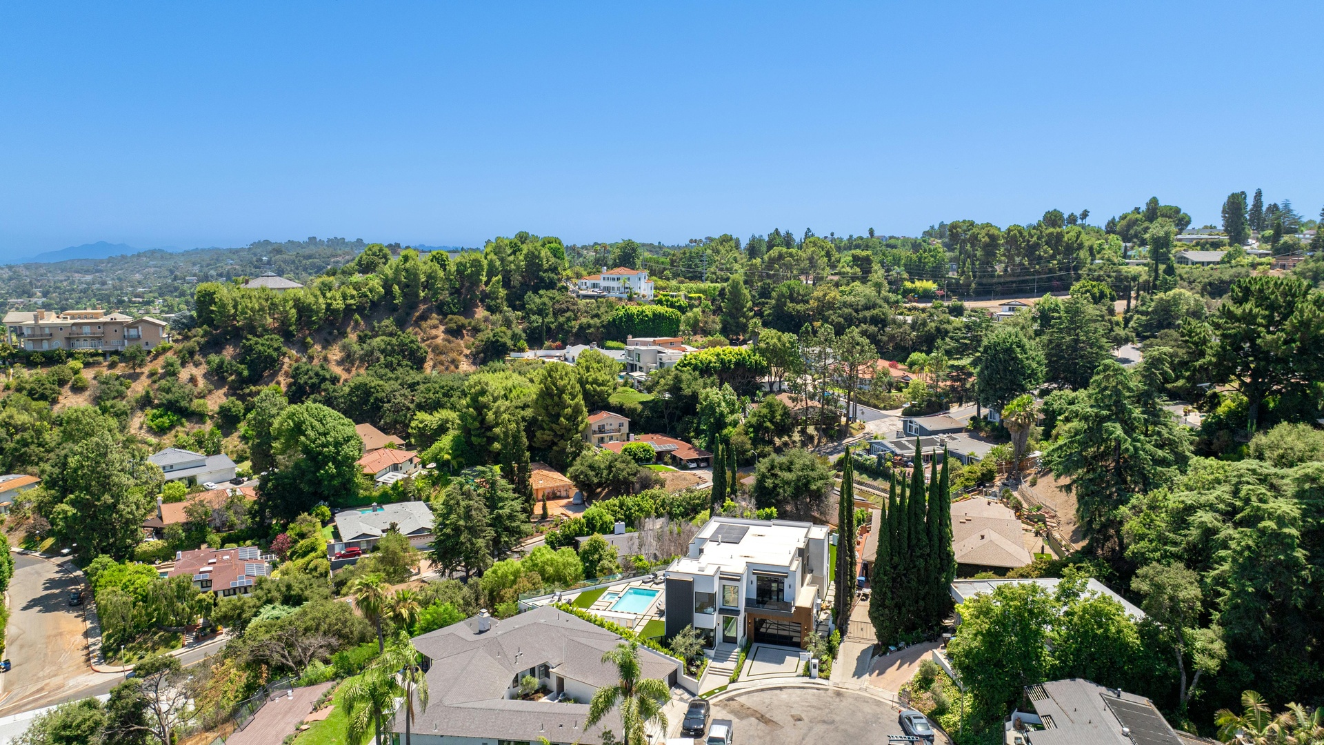 Beverly Hills, CA - Real estate and demographics data